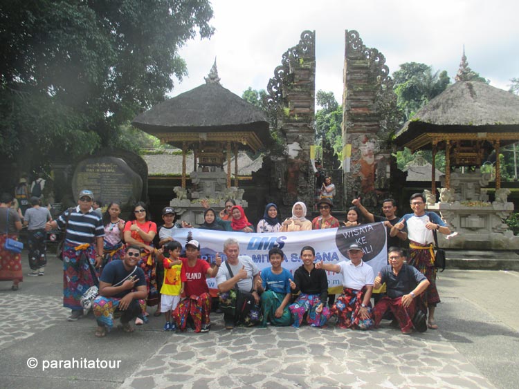 Parahita Tour Customer