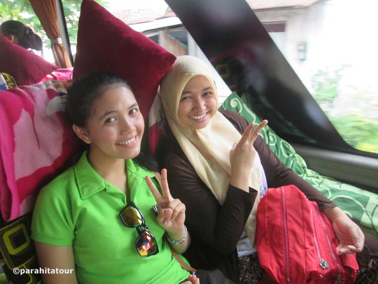 Parahita Tour Customer