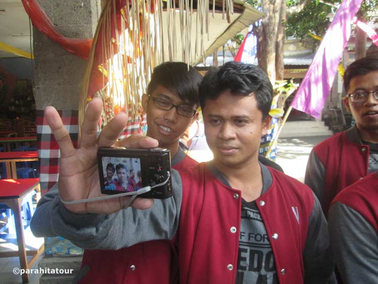 Parahita Tour Customer