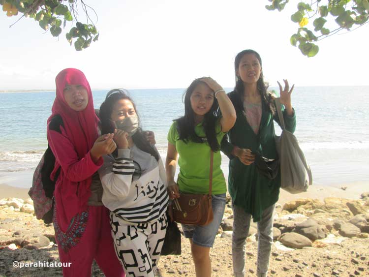 Parahita Tour Customer