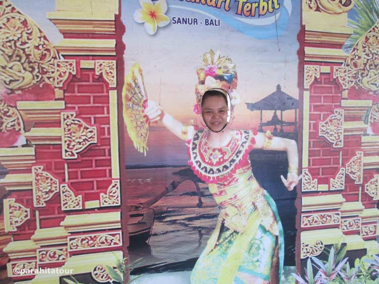 Parahita Tour Customer