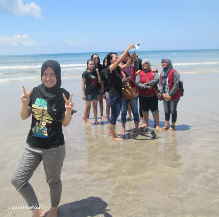 Parahita Tour Customer