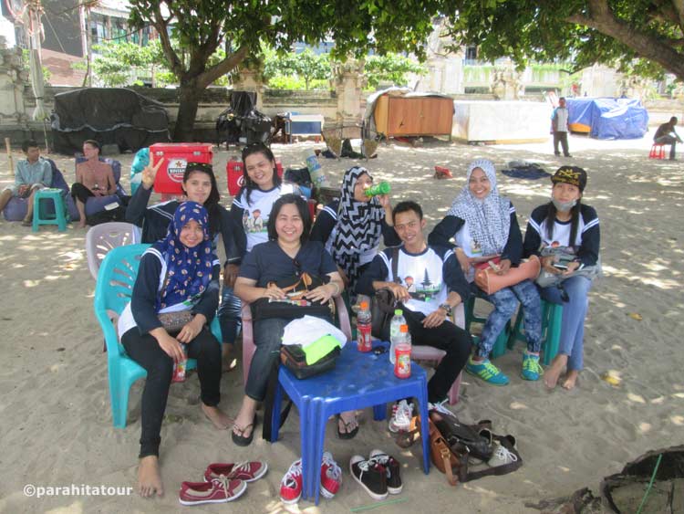 Parahita Tour Customer