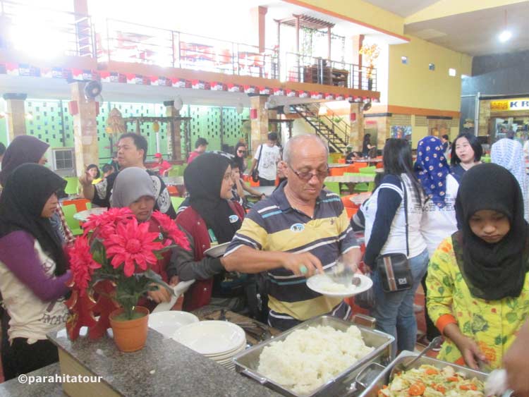 Parahita Tour Customer