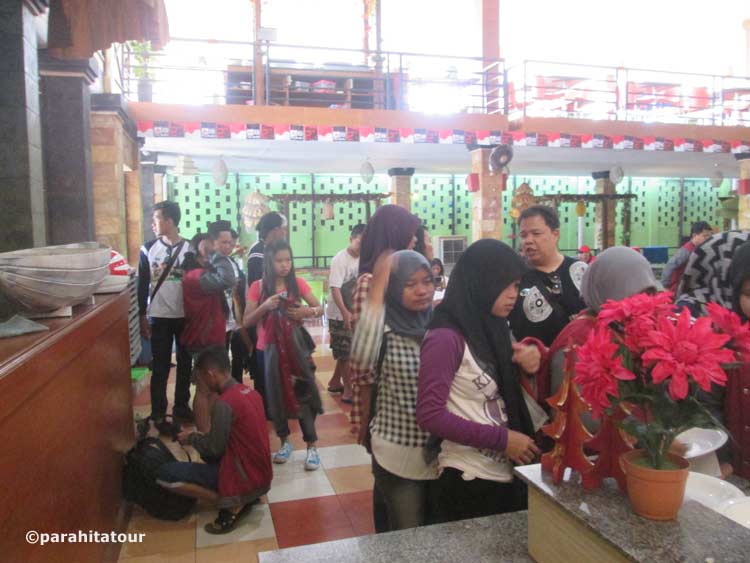 Parahita Tour Customer