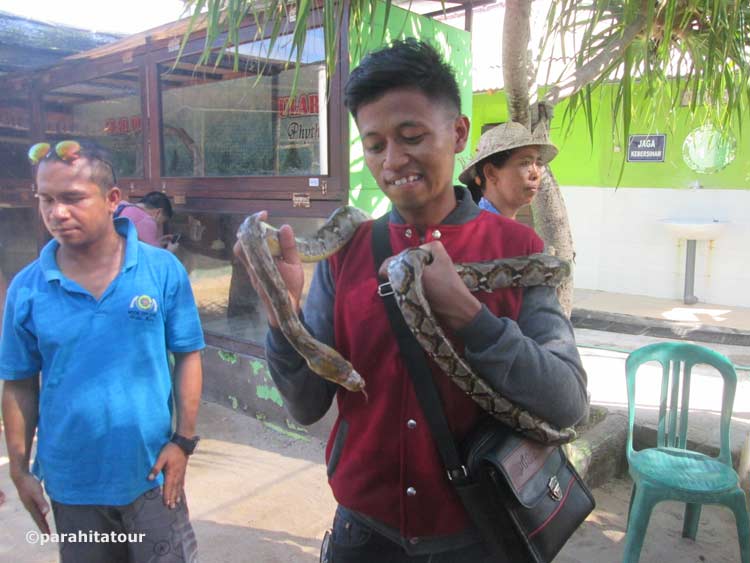 Parahita Tour Customer