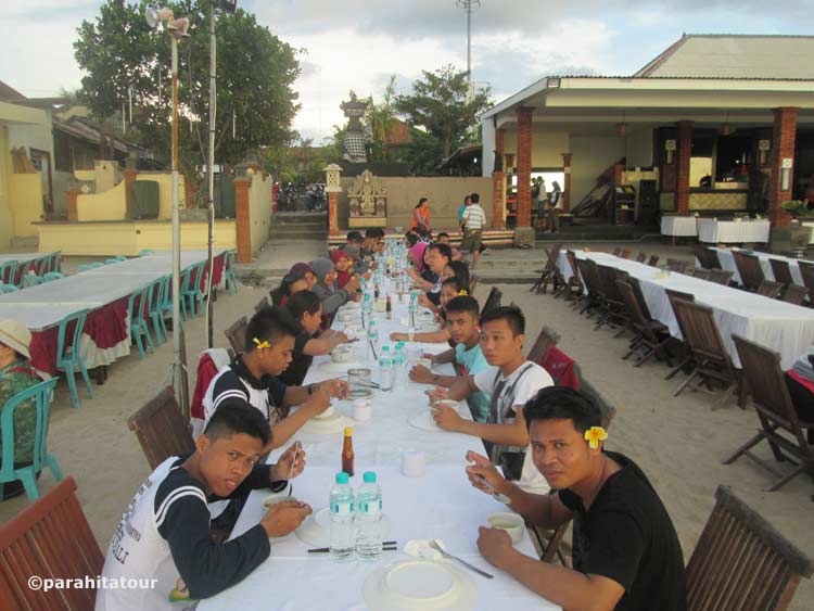 Parahita Tour Customer