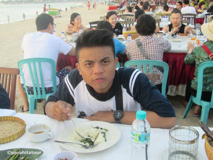 Parahita Tour Customer