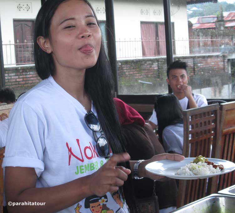 Parahita Tour Customer