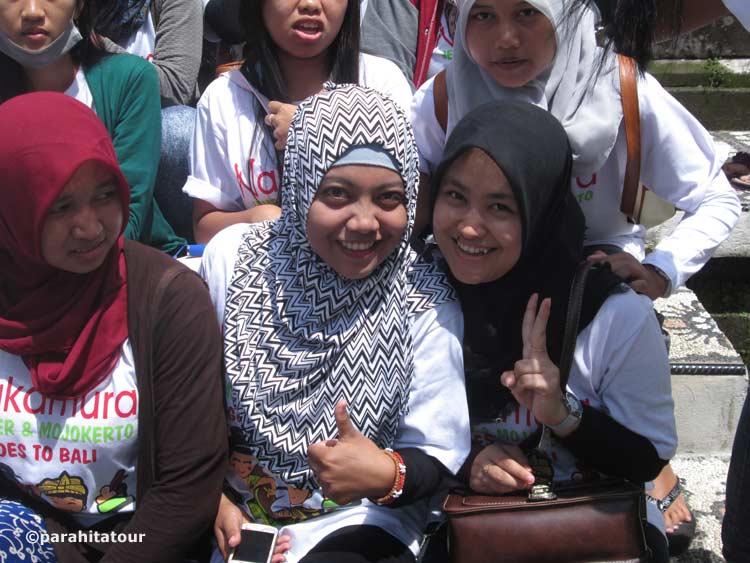 Parahita Tour Customer