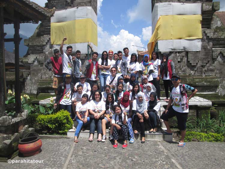Parahita Tour Customer