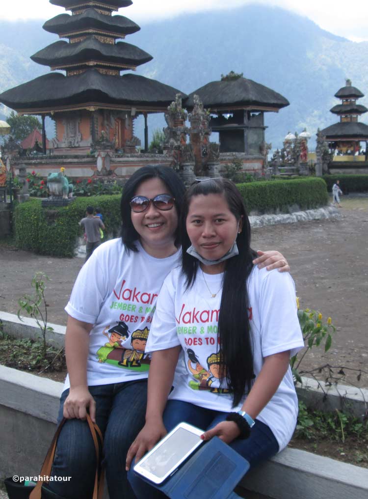 Parahita Tour Customer