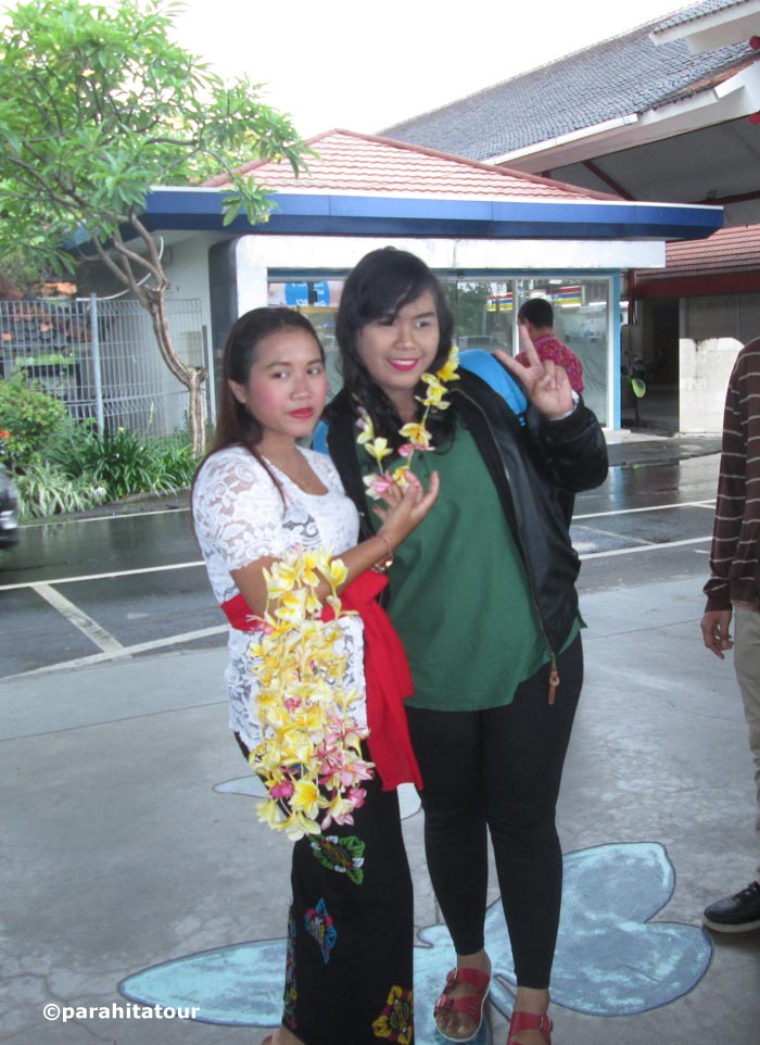 Parahita Tour Customer