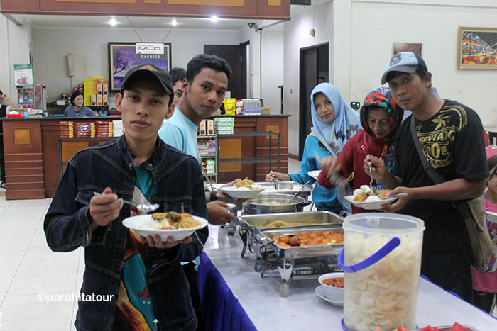 Parahita Tour Customer