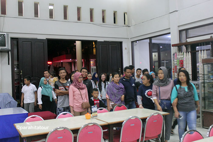 Parahita Tour Customer