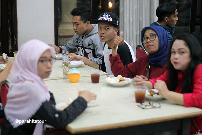 Parahita Tour Customer