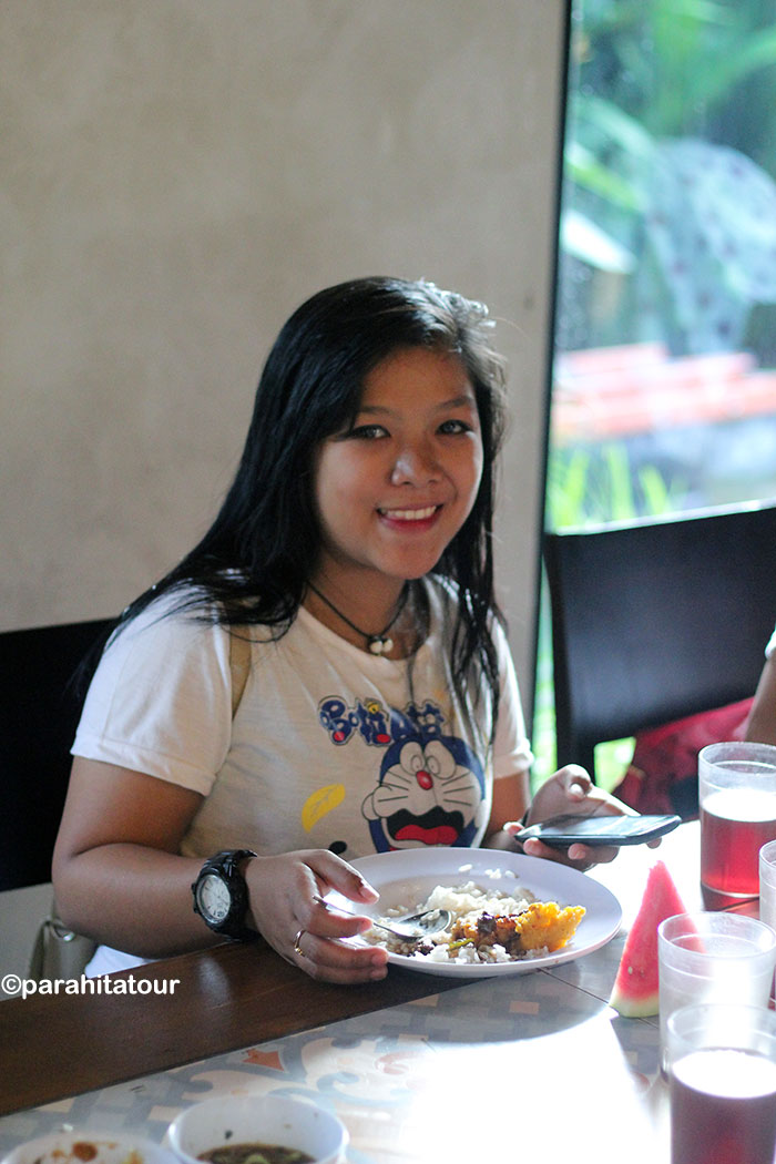 Parahita Tour Customer