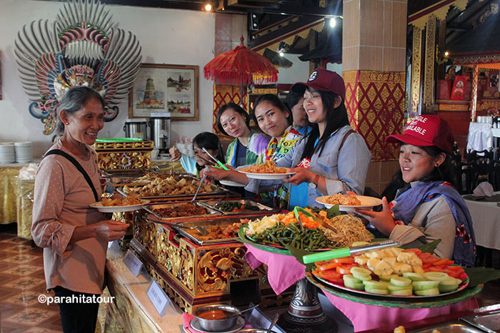 Parahita Tour Customer
