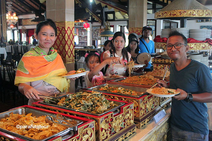Parahita Tour Customer