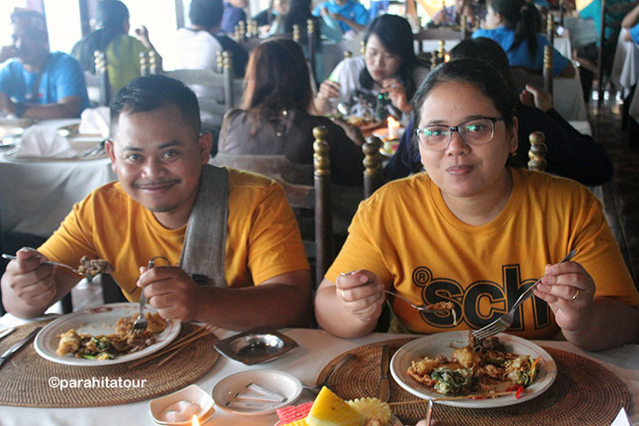 Parahita Tour Customer