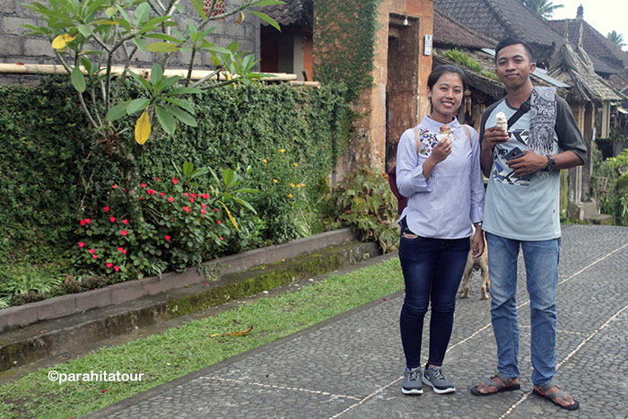 Parahita Tour Customer