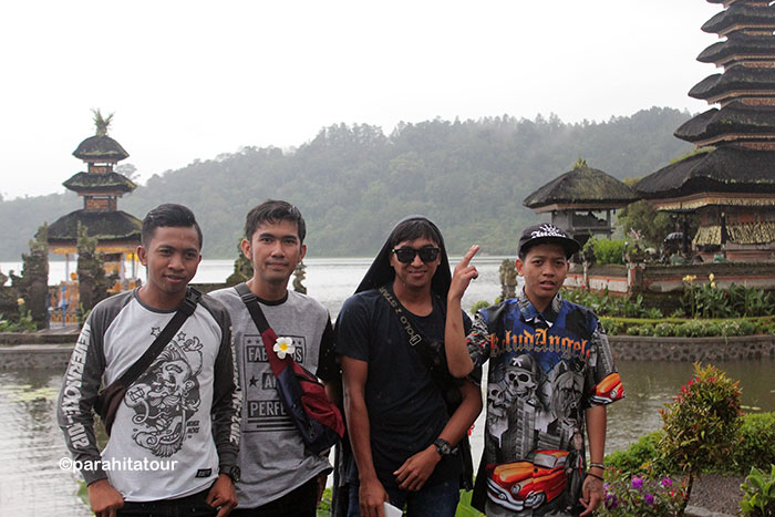 Parahita Tour Customer