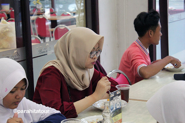Parahita Tour Customer