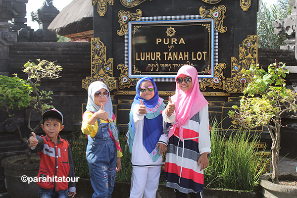 Parahita Tour Customer