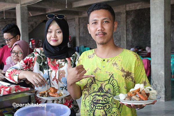 Parahita Tour Customer