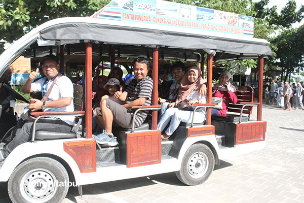 Parahita Tour Customer