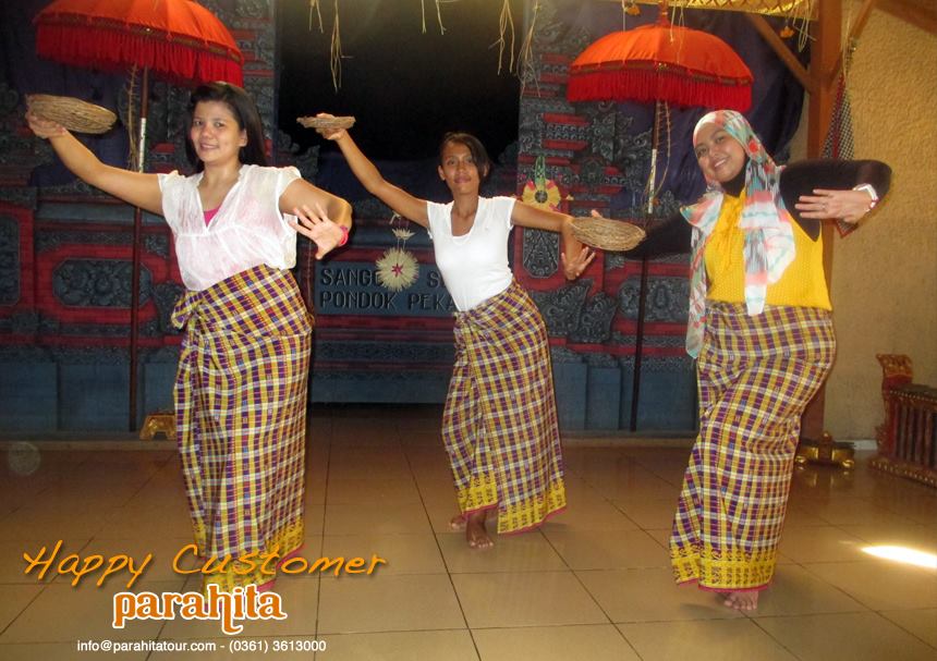 Parahita Tour Customer