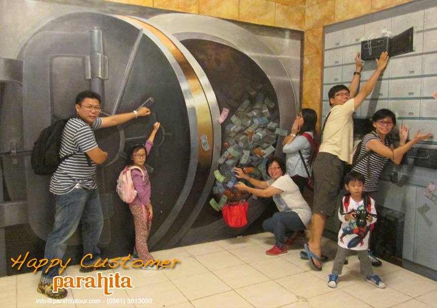 Parahita Tour Customer