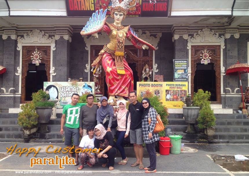 Parahita Tour Customer