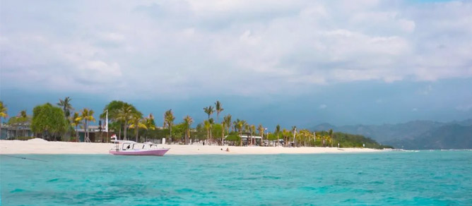 Pantai Tanjung Aan Lombok Tengah Yang Unik