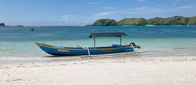 Pantai Tanjung Aan Lombok Tengah, Primadona Wisata di NTB